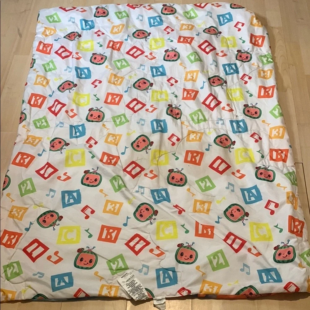 CoComelon reversible toddler 4 piece bed set